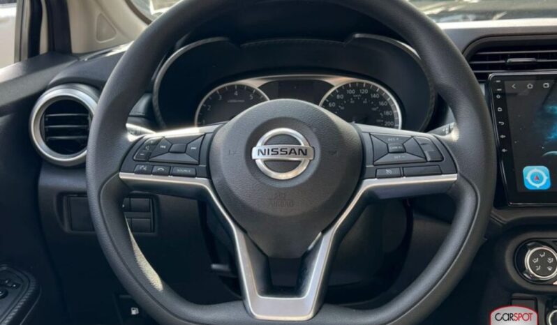 Nissan Versa 2022 lleno