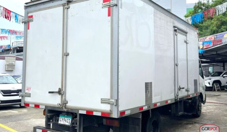 Hino 300 2020 lleno