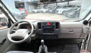 Isuzu Traviz 2023 lleno