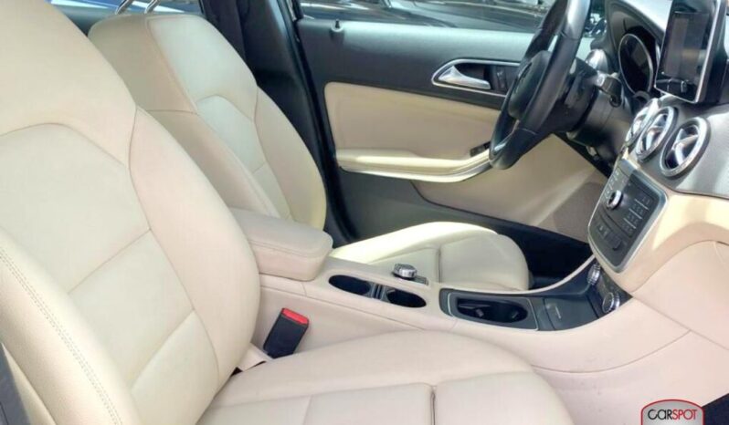 Mercedes Benz GLA 180 Sport 2017 lleno