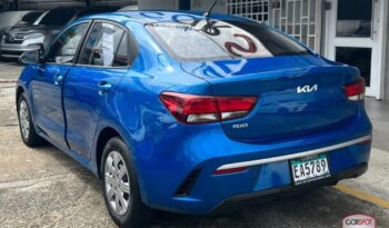 Kia Rio 2022 lleno