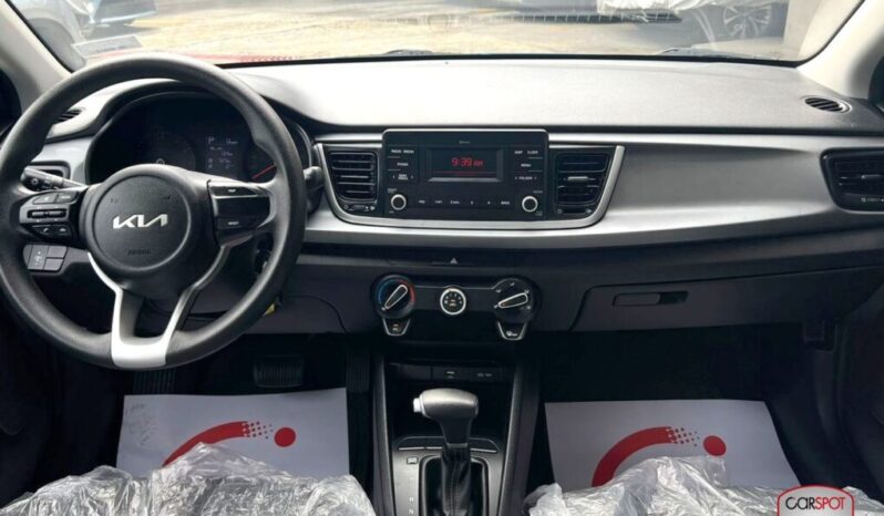 Kia Rio 2022 lleno