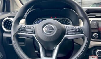 Nissan Versa 2023 lleno