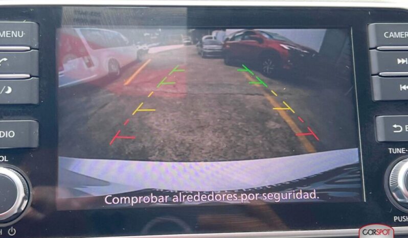 Nissan Versa 2023 lleno