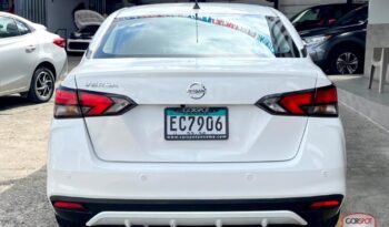 Nissan Versa 2023 lleno