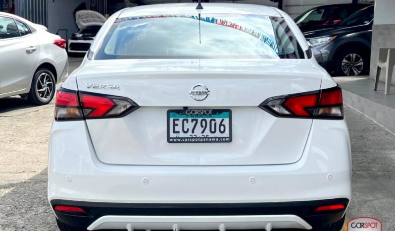 Nissan Versa 2023 lleno