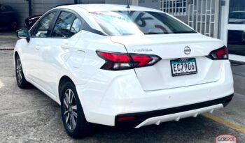 Nissan Versa 2023 lleno