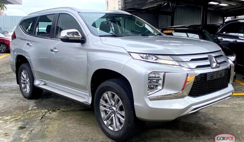 Mitsubishi Montero Sport 2023 lleno