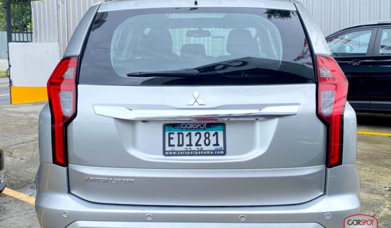 Mitsubishi Montero Sport 2023 lleno