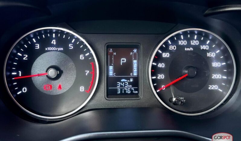 Kia Soluto 2024 lleno