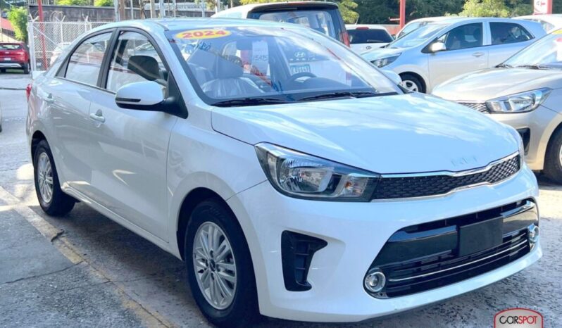 Kia Soluto 2024 lleno
