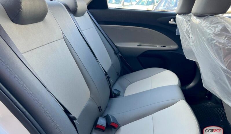 Kia Soluto 2024 lleno