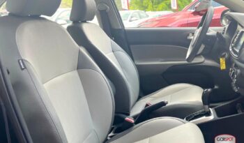 Kia Soluto 2023 lleno