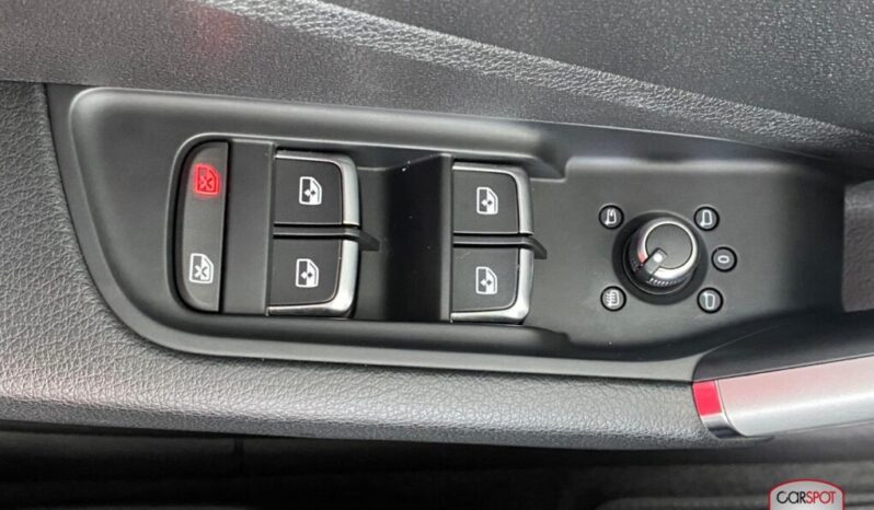 Audi Q2 2024 lleno