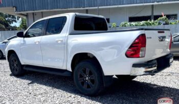 Toyota Hilux 2023 lleno