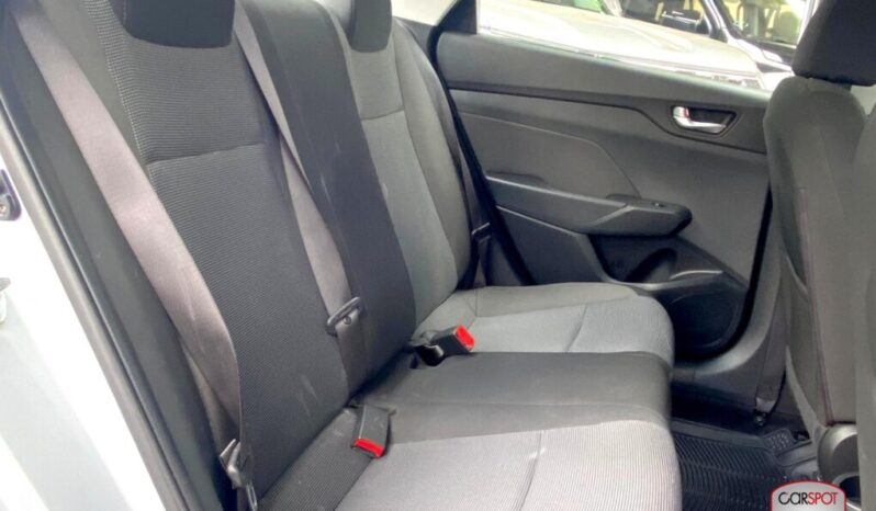 Hyundai Accent 2024 lleno