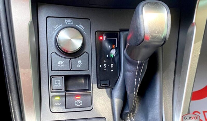 Lexus NX300h 2021 lleno