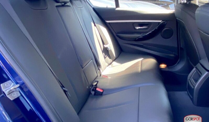 BMW 318i 2017 lleno