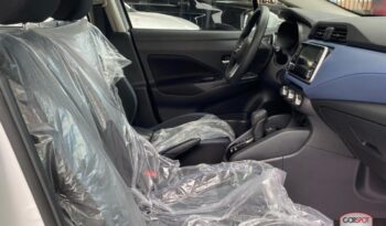Nissan Versa Advance 2024 lleno