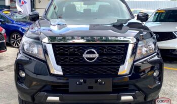 Nissan NP300 Frontier XE 2024 lleno