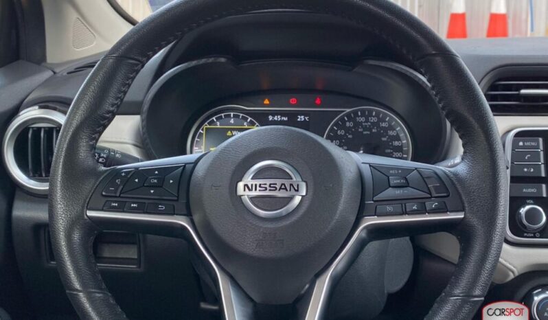 Nissan Versa 2023 lleno