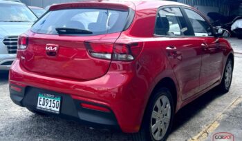 Kia Rio 2023 lleno