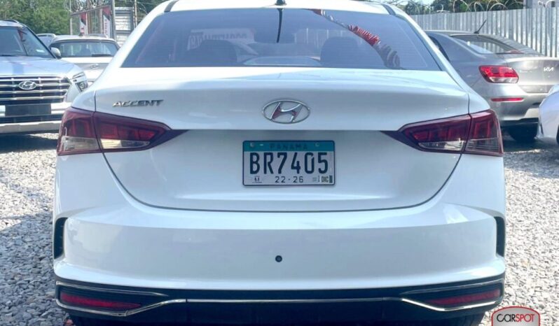 Hyundai Accent 2023 lleno