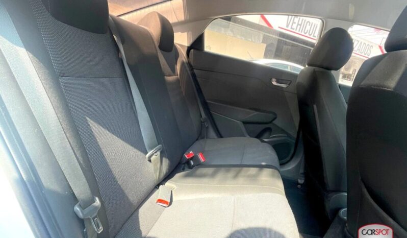 Hyundai Accent 2023 lleno
