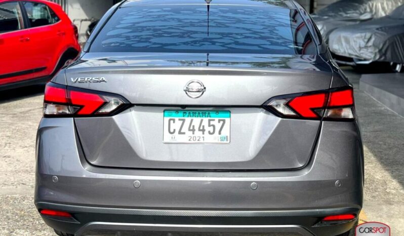 Nissan Versa 2021 lleno