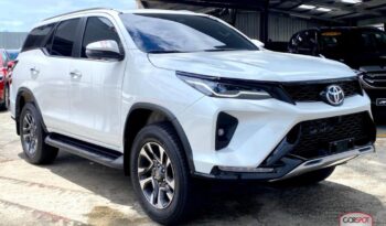 Toyota Fortuner SRV 2025 lleno