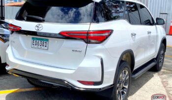 Toyota Fortuner SRV 2025 lleno
