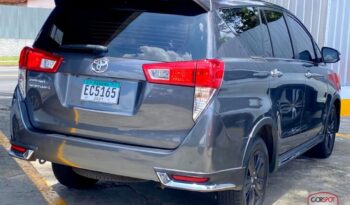 Toyota Innova Venturer 2022 lleno