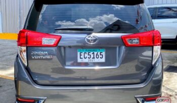 Toyota Innova Venturer 2022 lleno