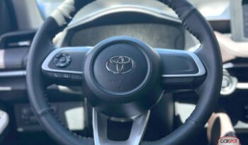 Toyota Yaris E 2023 lleno