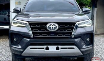 Toyota Fortuner SRV 2023 lleno