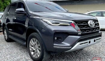 Toyota Fortuner SRV 2023 lleno