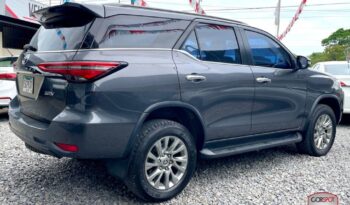 Toyota Fortuner SRV 2023 lleno