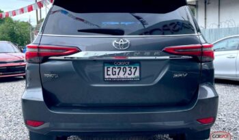 Toyota Fortuner SRV 2023 lleno